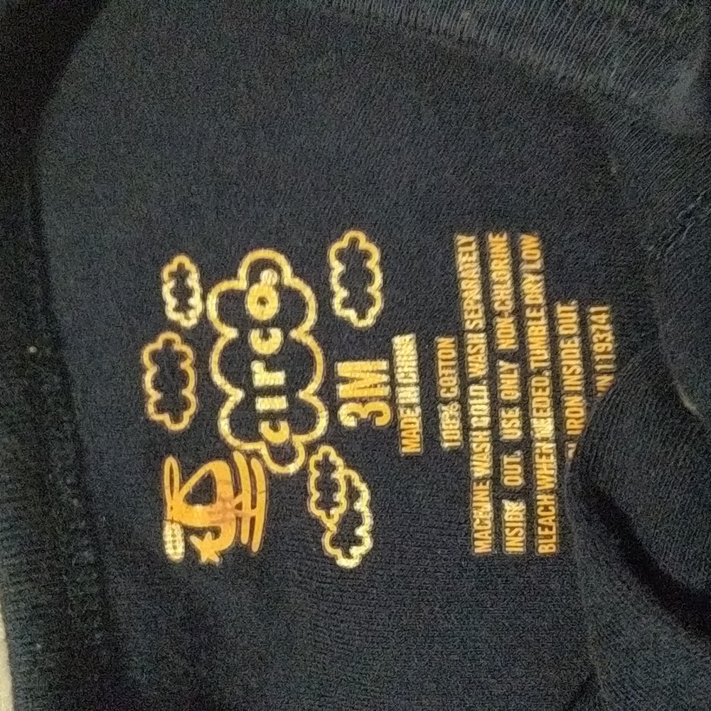 Long sleeved baby onesie - Picture 3 of 3